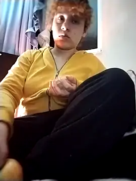 Snapshot of EmmaMelissa0521 chatting on 10/31/25, 05:41 EmmaMelissa0521 online show from 10/31/25, 05:41