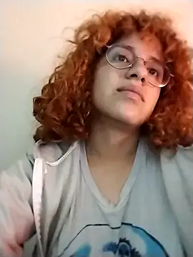 Snapshot of EmmaMelissa0521 chatting on 11/23/25, 02:11 EmmaMelissa0521 online show from 11/23/25, 02:11