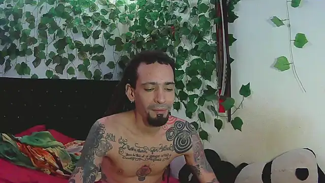 Snapshot of caribbeanlover1 chatting on 02/14/25, 12:25 caribbeanlover1 online show from 02/14/25, 12:25