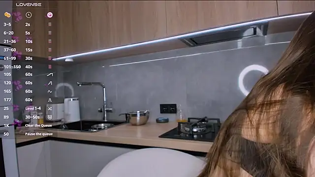 BondGirll online show from 12/08/24, 09:35