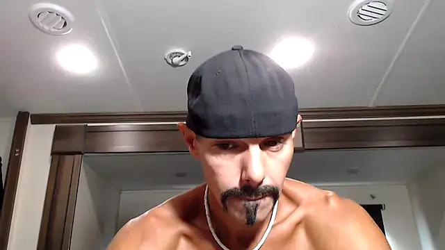 Snapshot of ThickD2C chatting on 11/03/25, 05:25 ThickD2C online show from 11/03/25, 05:25