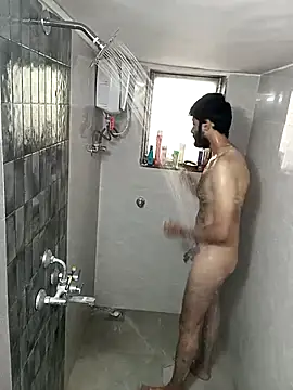 Snapshot of SimplyKarthik09 chatting on 10/31/25, 04:35 SimplyKarthik09 online show from 10/31/25, 04:35