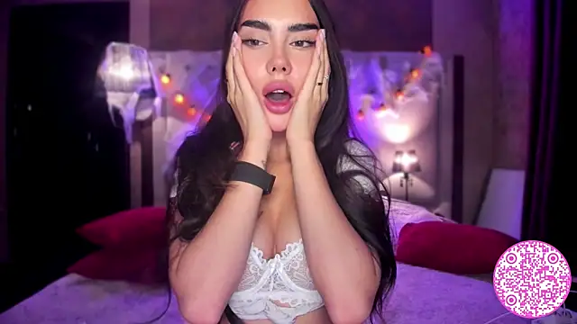 Snapshot of Lil_Gabby chatting on 10/24/25, 06:48 Lil Gabby online show from 10/24/25, 06:48