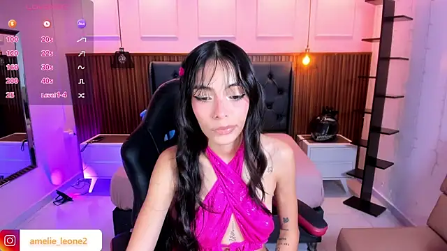 Snapshot of AMELIELEONE chatting on 09/09/25, 12:37 AMELIELEONE online show from 09/09/25, 12:37