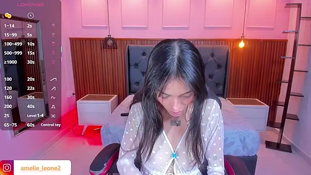 AMELIELEONE online show from 10/07/25, 12:24