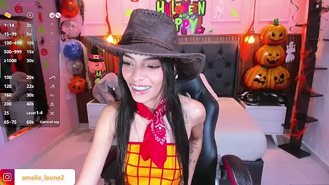 AMELIELEONE online show from 10/31/25, 01:01