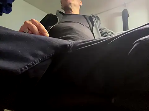 Snapshot of translove chatting on 10/18/25, 03:53 translove online show from 10/18/25, 03:53