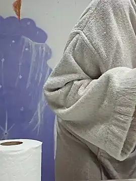 Snapshot of ScarletCallings420 chatting on 12/08/24, 06:50 ScarletCallings420 online show from 12/08/24, 06:50