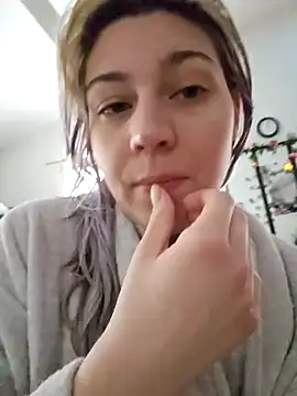 Snapshot of ScarletCallings420 chatting on 12/22/24, 09:20 ScarletCallings420 online show from 12/22/24, 09:20