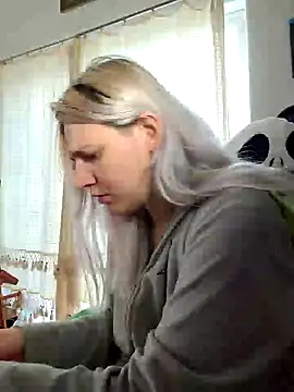 Snapshot of ScarletCallings420 chatting on 01/28/25, 11:07 ScarletCallings420 online show from 01/28/25, 11:07