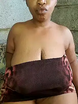 Snapshot of winterqueenx chatting on 12/10/24, 05:07 winterqueenx online show from 12/10/24, 05:07