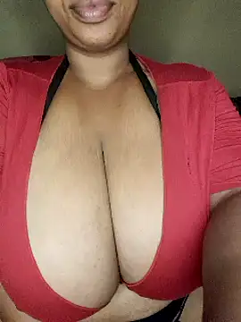 Snapshot of winterqueenx chatting on 12/11/24, 01:15 winterqueenx online show from 12/11/24, 01:15