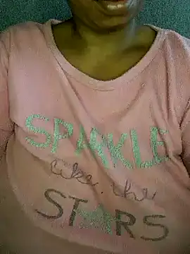 Snapshot of winterqueenx chatting on 12/18/24, 03:47 winterqueenx online show from 12/18/24, 03:47