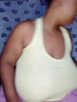 Snapshot of winterqueenx chatting on 01/08/25, 03:29 winterqueenx online show from 01/08/25, 03:29