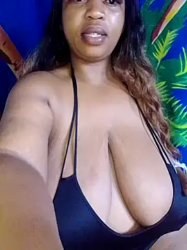 Snapshot of winterqueenx chatting on 01/15/25, 12:15 winterqueenx online show from 01/15/25, 12:15