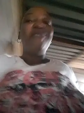 Snapshot of winterqueenx chatting on 02/01/25, 04:11 winterqueenx online show from 02/01/25, 04:11