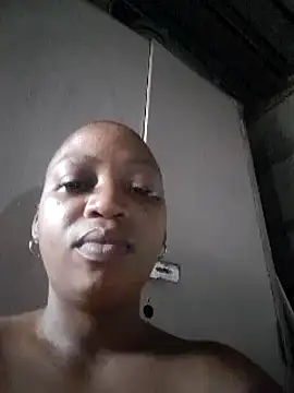 Snapshot of winterqueenx chatting on 03/09/25, 04:05 winterqueenx online show from 03/09/25, 04:05