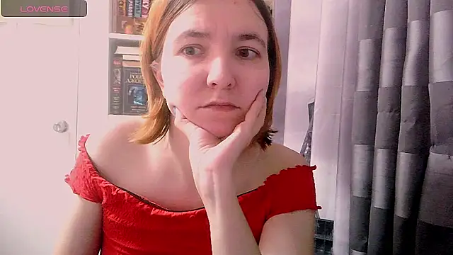 Snapshot of BrattyFoxyGirl chatting on 12/07/24, 04:36 BrattyFoxyGirl online show from 12/07/24, 04:36