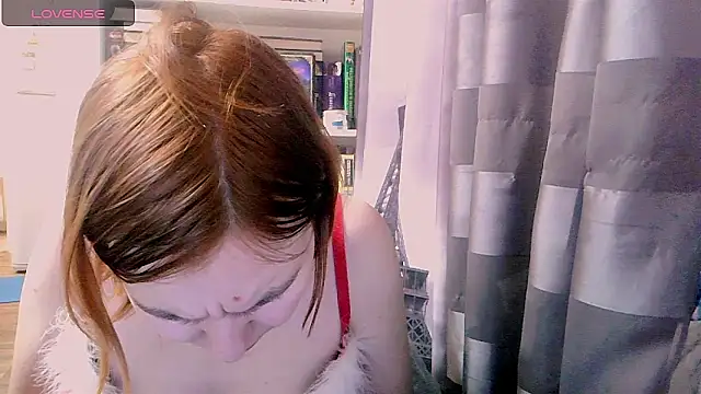 Snapshot of BrattyFoxyGirl chatting on 12/25/24, 07:24 BrattyFoxyGirl online show from 12/25/24, 07:24