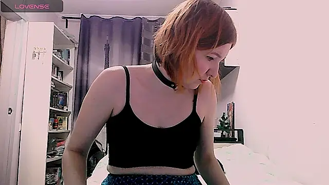 Snapshot of BrattyFoxyGirl chatting on 01/24/25, 12:41 BrattyFoxyGirl online show from 01/24/25, 12:41