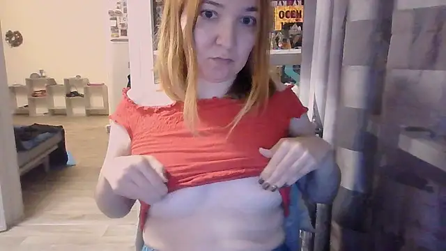 Snapshot of BrattyFoxyGirl chatting on 10/16/25, 02:29 BrattyFoxyGirl online show from 10/16/25, 02:29