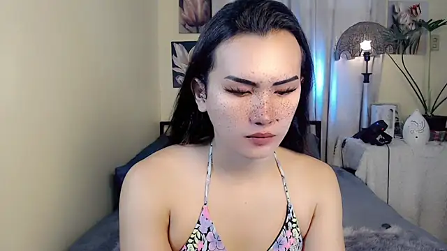 beatrice 21 online show from 10/30/25, 12:45