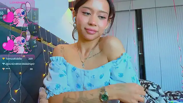 Snapshot of Mia_Tin chatting on 01/13/25, 10:03 Mia Tin online show from 01/13/25, 10:03