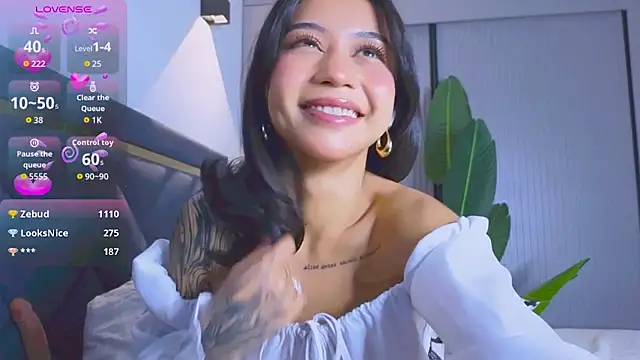 Mia Tin online show from 11/08/25, 04:29