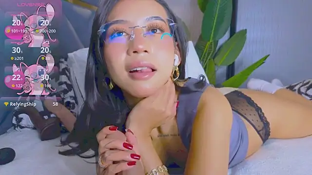 Mia Tin online show from 11/14/25, 04:49