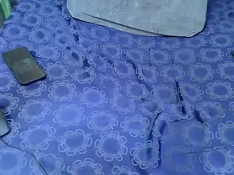 Snapshot of Shearivera_ chatting on 10/25/25, 01:29 Shearivera online show from 10/25/25, 01:29