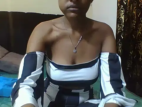 Snapshot of Shearivera_ chatting on 11/05/25, 07:58 Shearivera online show from 11/05/25, 07:58