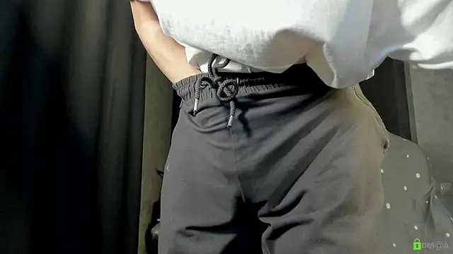 Snapshot of Courtney_Luv chatting on 10/14/25, 04:08 Courtney Luv online show from 10/14/25, 04:08