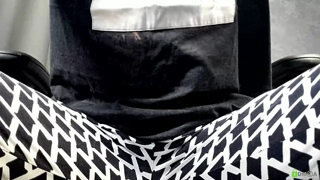 Snapshot of Courtney_Luv chatting on 10/25/25, 11:40 Courtney Luv online show from 10/25/25, 11:40