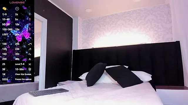 Snapshot of _liathompsom09 chatting on 01/18/25, 12:04 liathompsom09 online show from 01/18/25, 12:04