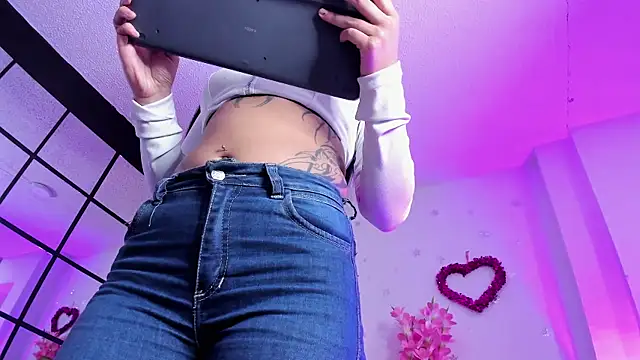 Snapshot of _liathompsom09 chatting on 02/25/25, 04:53 liathompsom09 online show from 02/25/25, 04:53