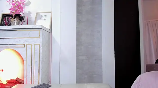 Snapshot of _liathompsom09 chatting on 03/04/25, 04:52 liathompsom09 online show from 03/04/25, 04:52