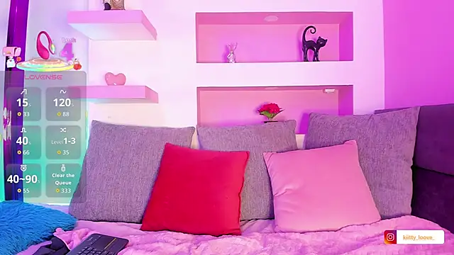 Snapshot of _liathompsom09 chatting on 11/25/25, 11:05 liathompsom09 online show from 11/25/25, 11:05