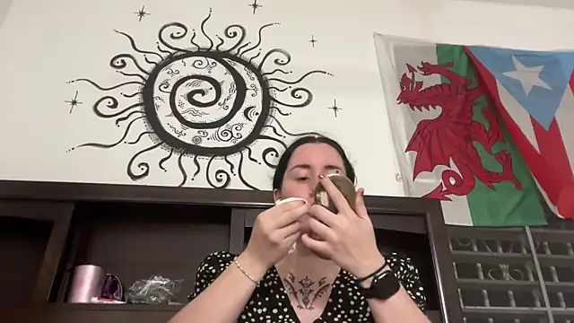 Snapshot of poppergirl69 chatting on 10/26/25, 12:38 poppergirl69 online show from 10/26/25, 12:38