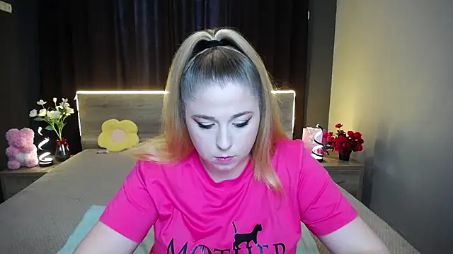 JessikaDaniel online show from 11/18/25, 07:35