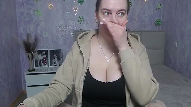 Snapshot of KaleyReed chatting on 03/17/25, 07:46 KaleyReed online show from 03/17/25, 07:46