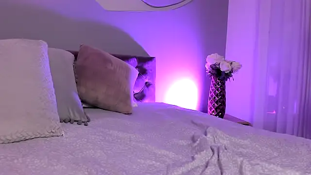 Nicolle W online show from 03/07/25, 02:56