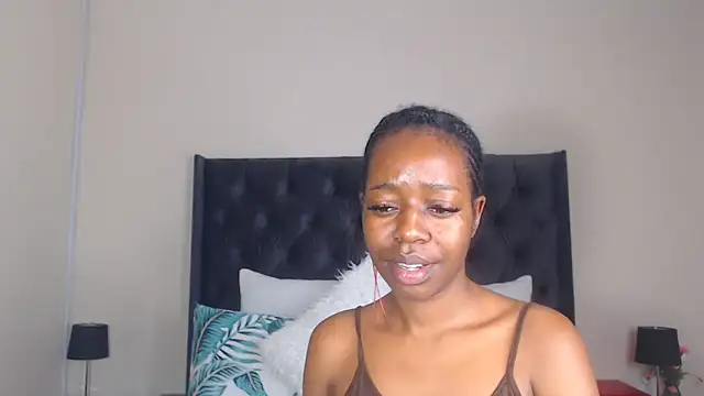 Snapshot of Sexynaughty_Gal chatting on 12/23/24, 08:14 Sexynaughty Gal online show from 12/23/24, 08:14