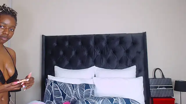 Snapshot of Sexynaughty_Gal chatting on 02/02/25, 11:32 Sexynaughty Gal online show from 02/02/25, 11:32