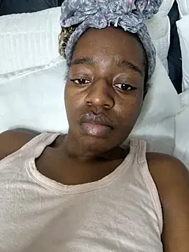 Snapshot of Sexynaughty_Gal chatting on 02/26/25, 08:11 Sexynaughty Gal online show from 02/26/25, 08:11