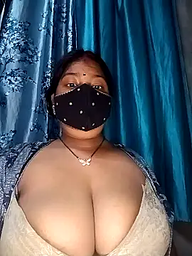 Snapshot of neha-bhabhi chatting on 02/07/25, 03:19 neha-bhabhi online show from 02/07/25, 03:19