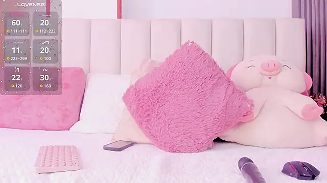 Snapshot of Skcarlet_beckett chatting on 10/02/25, 01:40 Skcarlet beckett online show from 10/02/25, 01:40