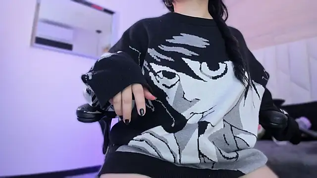 io chie  online show from 09/18/25, 04:14