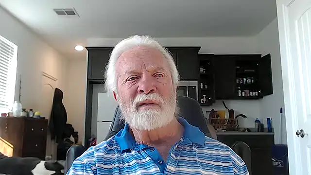 Snapshot of rockpoint69 chatting on 12/15/24, 05:31 rockpoint69 online show from 12/15/24, 05:31