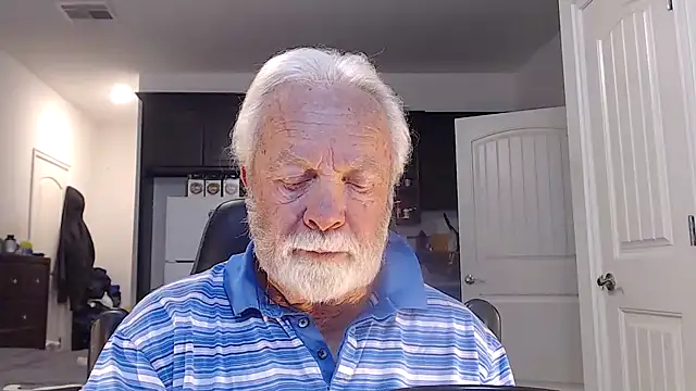 Snapshot of rockpoint69 chatting on 12/16/24, 11:55 rockpoint69 online show from 12/16/24, 11:55