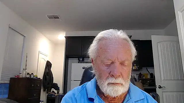 Snapshot of rockpoint69 chatting on 12/17/24, 11:27 rockpoint69 online show from 12/17/24, 11:27